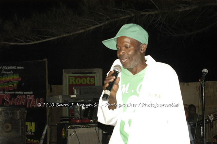 Toots and the Maytals - Grammy Award Winner @ Negril Fest - Presented by Money Cologne Promotions - Special Guest Star Jamaica Michael Jackson, Stama, Adeebe - Backed by Hurricane Band, MC Rev. BB on January 6, 2010 @ Roots Bamboo, Norman Manley Boulevard, Negril, Westmoreland, Jamaica W.I. - Photographs by Net2Market.com - Barry J. Hough Sr, Photographer/Photojournalist - The Negril Travel Guide - Negril's and Jamaica's Number One Concert Photography Web Site with over 40,000 Jamaican Concert photographs Published -  Negril Travel Guide, Negril Jamaica WI - http://www.negriltravelguide.com - info@negriltravelguide.com...!