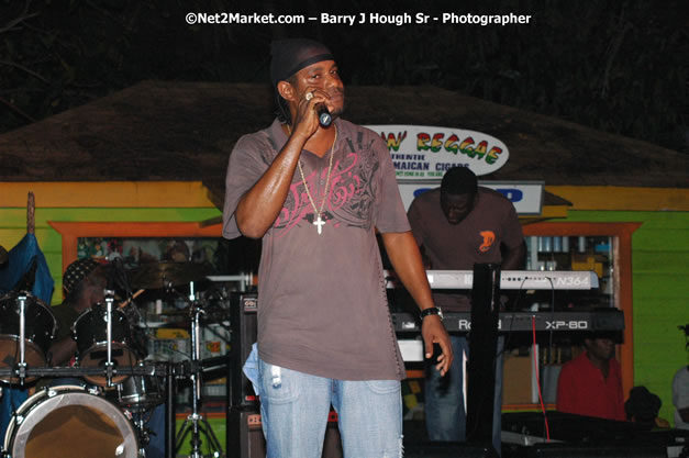 Tarrus Riley, Jimmy Riley, and Dwayne Stephensen - Money Cologne Promotions in association with "British Link Up" presents Summer Jam featuring She's Royal Tarrus Riley & Jimmy Riley - Plus Ras Slick, Sham Dawg, and Whiskey Bagio @ Roots Bamboo, Norman Manley Boulevard, Negril, Jamaica W.I. - Backed up Dean Fraser & The Hurricanne Band - MC Barry G and Rev. BB - July 25, 2007 - Negril Travel Guide.com, Negril Jamaica WI - http://www.negriltravelguide.com - info@negriltravelguide.com...!