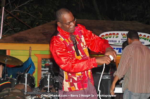 Tarrus Riley, Jimmy Riley, and Dwayne Stephensen - Money Cologne Promotions in association with "British Link Up" presents Summer Jam featuring She's Royal Tarrus Riley & Jimmy Riley - Plus Ras Slick, Sham Dawg, and Whiskey Bagio @ Roots Bamboo, Norman Manley Boulevard, Negril, Jamaica W.I. - Backed up Dean Fraser & The Hurricanne Band - MC Barry G and Rev. BB - July 25, 2007 - Negril Travel Guide.com, Negril Jamaica WI - http://www.negriltravelguide.com - info@negriltravelguide.com...!