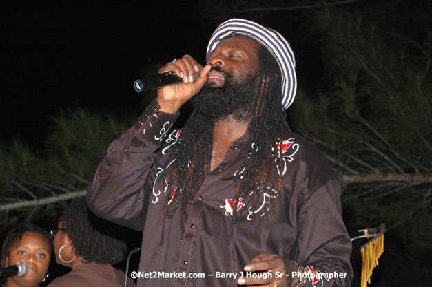 Tarrus Riley, Jimmy Riley, and Dwayne Stephensen - Money Cologne Promotions in association with "British Link Up" presents Summer Jam featuring She's Royal Tarrus Riley & Jimmy Riley - Plus Ras Slick, Sham Dawg, and Whiskey Bagio @ Roots Bamboo, Norman Manley Boulevard, Negril, Jamaica W.I. - Backed up Dean Fraser & The Hurricanne Band - MC Barry G and Rev. BB - July 25, 2007 - Negril Travel Guide.com, Negril Jamaica WI - http://www.negriltravelguide.com - info@negriltravelguide.com...!