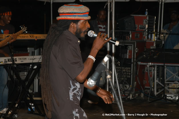 Buffalo Bill - Smile Jamaica, Nine Miles, St Anns, Jamaica - Saturday, February 10, 2007 - The Smile Jamaica Concert, a symbolic homecoming in Bob Marley's birthplace of Nine Miles - Negril Travel Guide, Negril Jamaica WI - http://www.negriltravelguide.com - info@negriltravelguide.com...!