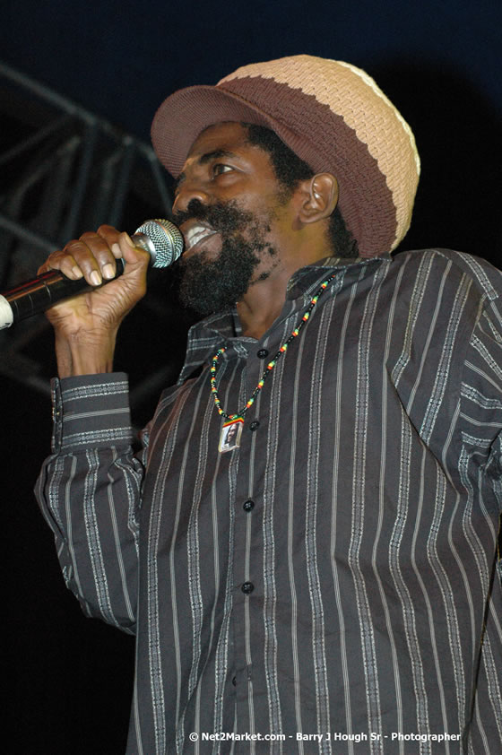 Coco Tea - Smile Jamaica, Nine Miles, St Anns, Jamaica - Saturday, February 10, 2007 - The Smile Jamaica Concert, a symbolic homecoming in Bob Marley's birthplace of Nine Miles - Negril Travel Guide, Negril Jamaica WI - http://www.negriltravelguide.com - info@negriltravelguide.com...!
