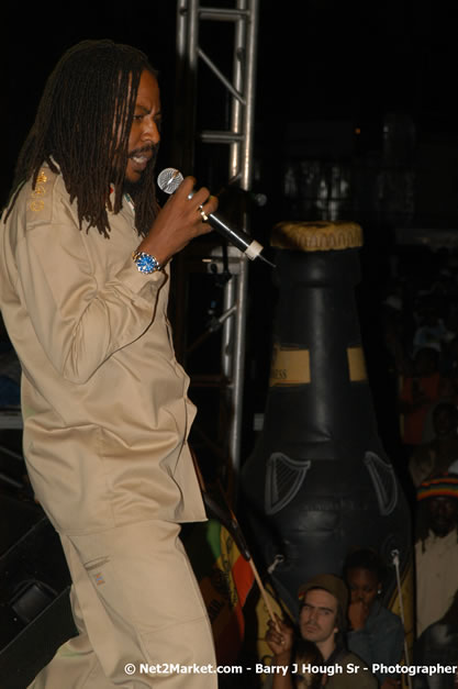 M - Smile Jamaica, Nine Miles, St Anns, Jamaica - Saturday, February 10, 2007 - The Smile Jamaica Concert, a symbolic homecoming in Bob Marley's birthplace of Nine Miles - Negril Travel Guide, Negril Jamaica WI - http://www.negriltravelguide.com - info@negriltravelguide.com...!