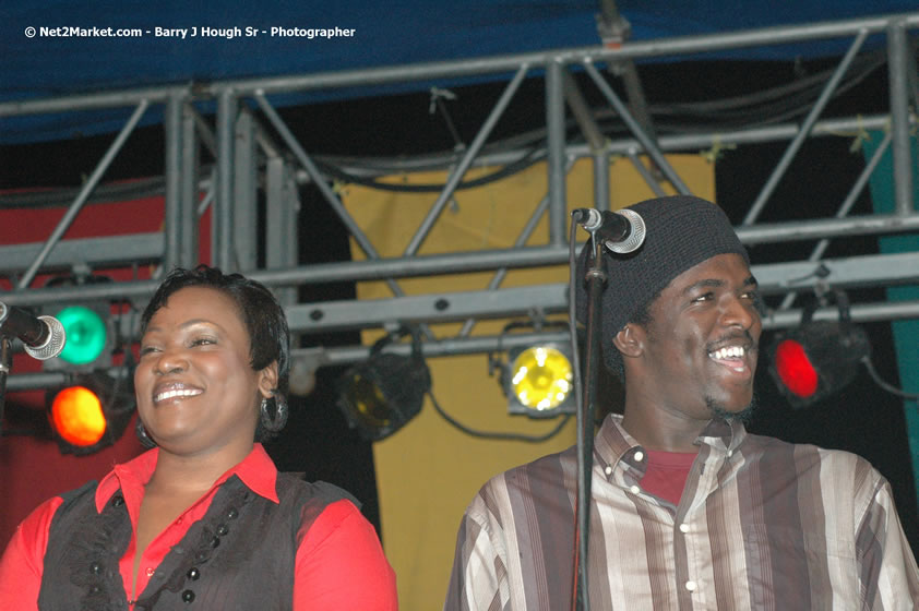 Wayne Marshall - Smile Jamaica, Nine Miles, St Anns, Jamaica - Saturday, February 10, 2007 - The Smile Jamaica Concert, a symbolic homecoming in Bob Marley's birthplace of Nine Miles - Negril Travel Guide, Negril Jamaica WI - http://www.negriltravelguide.com - info@negriltravelguide.com...!