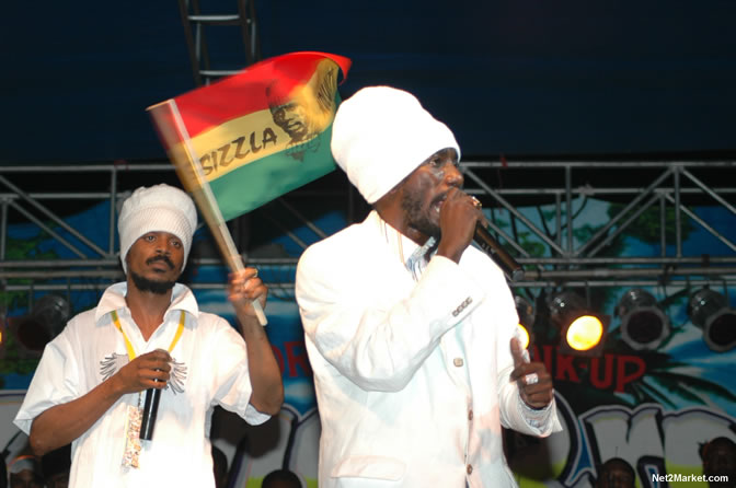 Sizzla - Spring Break 2005 -  6th Anniversary - All Day - All Night - Photo Gallery - Sunday, March 13th - Long Bay Beach, Negril Jamaica - Negril Travel Guide, Negril Jamaica WI - http://www.negriltravelguide.com - info@negriltravelguide.com...!
