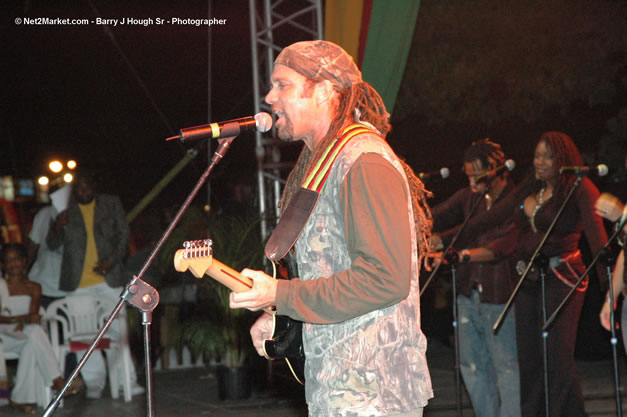Andy Vernon - Ignition - The Internation Fire Blazes - Friday, July 21, 2006 - Montego Bay, Jamaica - Negril Travel Guide, Negril Jamaica WI - http://www.negriltravelguide.com - info@negriltravelguide.com...!