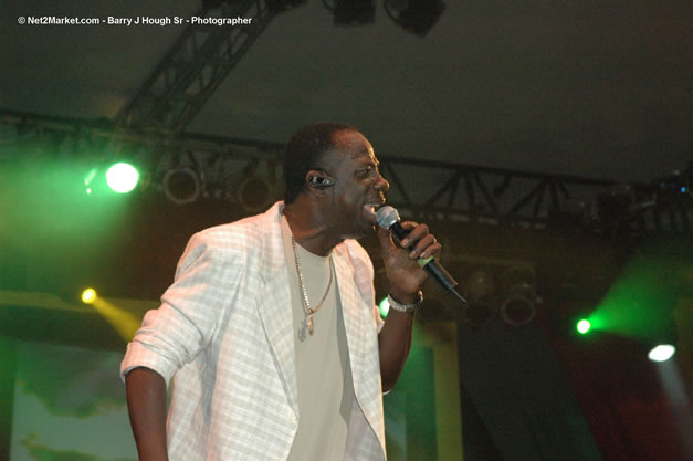 Leroy Sibbles - Ignition - The Internation Fire Blazes - Friday, July 21, 2006 - Montego Bay, Jamaica - Negril Travel Guide, Negril Jamaica WI - http://www.negriltravelguide.com - info@negriltravelguide.com...!