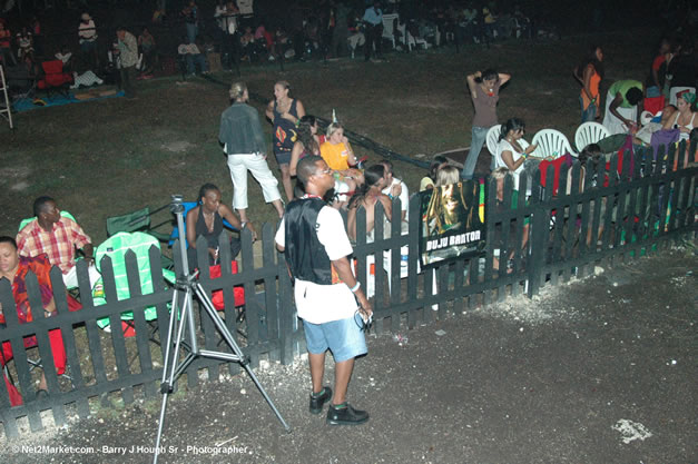Venue - Audience at Red Stripe Reggae Sumfest 2006 - The Summit - Jamaica's Greatest, The World's Best - Saturday, July 22, 2006 - Montego Bay, Jamaica - Negril Travel Guide, Negril Jamaica WI - http://www.negriltravelguide.com - info@negriltravelguide.com...!