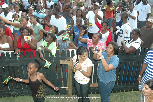 The Ministry of Toursim & The Jamaica Tourist Board present Tourism Awareness Concert in Commemoration of the Start of the 07/08 Winter Tourist Season - Guest Performers: Third World, Tessane Chin, Etana, Assassin, One Third, Christopher Martin, Gumption Band - Saturday, December 15, 2007 - Old Hospital Site, on the Hip Strip, Montego Bay, Jamaica W.I. - Photographs by Net2Market.com - Barry J. Hough Sr, Photographer - Negril Travel Guide, Negril Jamaica WI - http://www.negriltravelguide.com - info@negriltravelguide.com...!