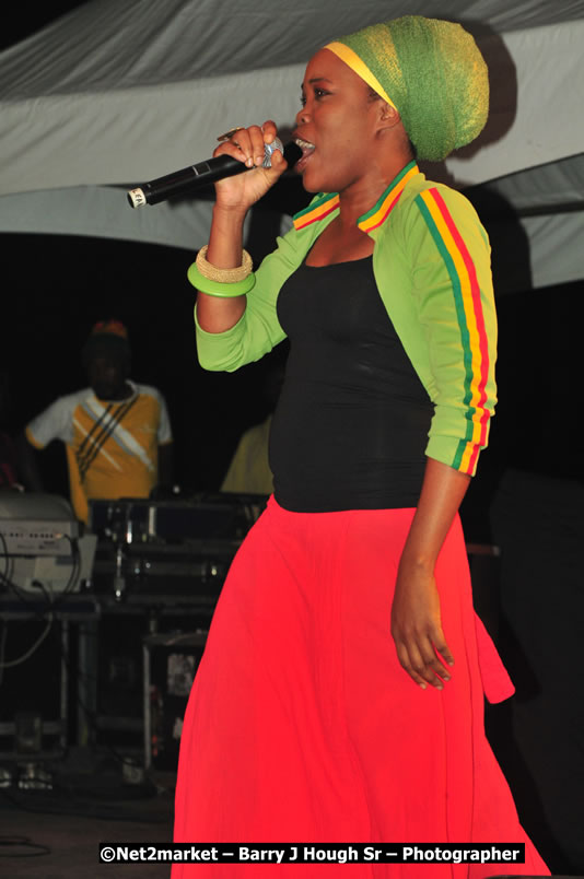 Queen Ifrica @ Unite The People An International Reggae Fest, Featuring: Beres Hammond, Coco T, Queen Ifrica, Khalil, Cameal Davis, Iley Dread, Rochelle, Geoffrey Star, Ras Penco, Kool DeLoy, Otis Gayle, J.McKay, Tiney Winey, Venue at Norman Manley Boulevard, Negril, Westmoreland, Jamaica - Saturday, April 4, 2009 - Photographs by Net2Market.com - Barry J. Hough Sr, Photographer/Photojournalist - Negril Travel Guide, Negril Jamaica WI - http://www.negriltravelguide.com - info@negriltravelguide.com...!