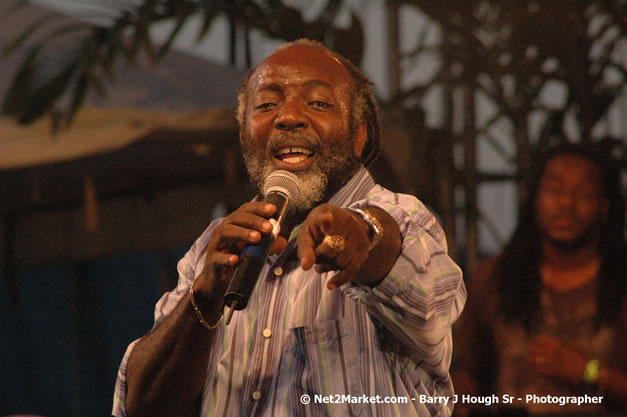 Freddie McGregor @ Western Consciousness 2007 - Presented by King of Kings Productons - Saturday, April 28, 2007 - Llandilo Cultural Centre, Savanna-La-Mar, Westmoreland, Jamaica W.I. - Negril Travel Guide, Negril Jamaica WI - http://www.negriltravelguide.com - info@negriltravelguide.com...!