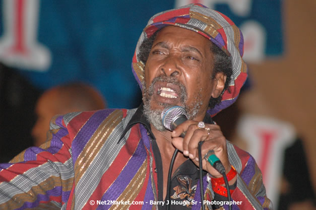 Ljahman Levi @ Western Consciousness 2007 - Presented by King of Kings Productons - Saturday, April 28, 2007 - Llandilo Cultural Centre, Savanna-La-Mar, Westmoreland, Jamaica W.I. - Negril Travel Guide, Negril Jamaica WI - http://www.negriltravelguide.com - info@negriltravelguide.com...!