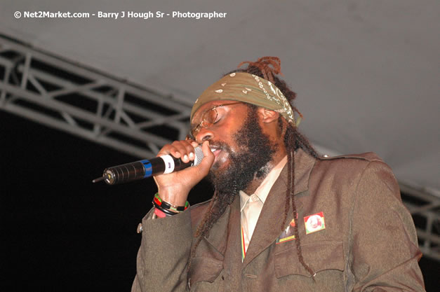 Tarrus Riley @ Western Consciousness 2007 - Presented by King of Kings Productons - Saturday, April 28, 2007 - Llandilo Cultural Centre, Savanna-La-Mar, Westmoreland, Jamaica W.I. - Negril Travel Guide, Negril Jamaica WI - http://www.negriltravelguide.com - info@negriltravelguide.com...!