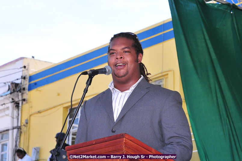 The City of Montego Bay Welcomes Our 2008 Olympians - Western Motorcade - Civic Ceremony - A Salute To Our Beijing Heros - Sam Sharpe Square, Montego Bay, Jamaica - Tuesday, October 7, 2008 - Photographs by Net2Market.com - Barry J. Hough Sr. Photojournalist/Photograper - Photographs taken with a Nikon D300 - Negril Travel Guide, Negril Jamaica WI - http://www.negriltravelguide.com - info@negriltravelguide.com...!