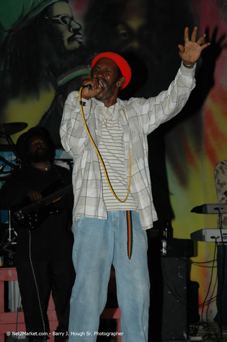 John Holt @ Bourbon Beach - Saturday, January 22, 2006 - Negril Travel Guide, Negril Jamaica WI - http://www.negriltravelguide.com - info@negriltravelguide.com...!