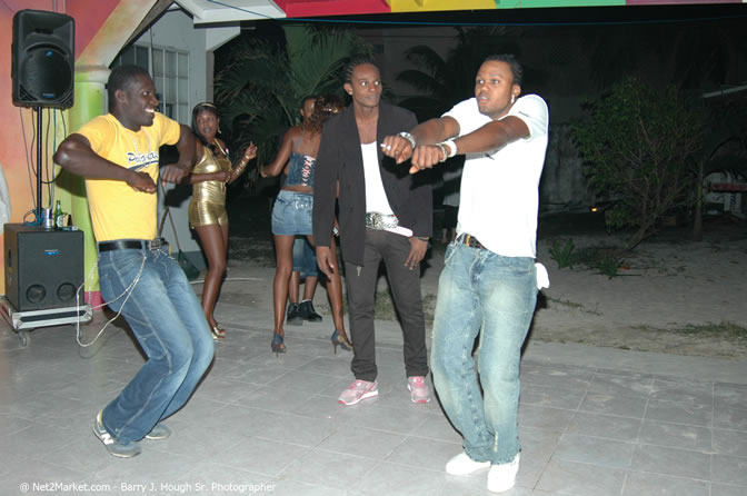 John Holt @ Bourbon Beach - Saturday, January 22, 2006 - Negril Travel Guide, Negril Jamaica WI - http://www.negriltravelguide.com - info@negriltravelguide.com...!