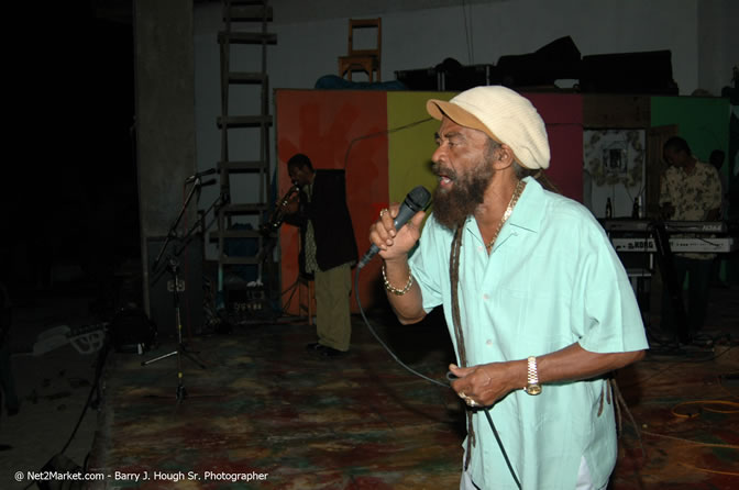 John Holt @ Bourbon Beach - Saturday, January 22, 2006 - Negril Travel Guide, Negril Jamaica WI - http://www.negriltravelguide.com - info@negriltravelguide.com...!