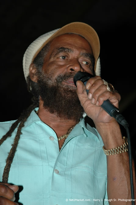 John Holt @ Bourbon Beach - Saturday, January 22, 2006 - Negril Travel Guide, Negril Jamaica WI - http://www.negriltravelguide.com - info@negriltravelguide.com...!