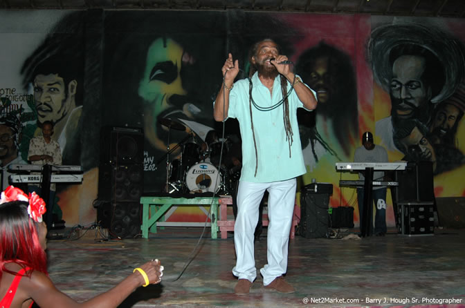 John Holt @ Bourbon Beach - Saturday, January 22, 2006 - Negril Travel Guide, Negril Jamaica WI - http://www.negriltravelguide.com - info@negriltravelguide.com...!