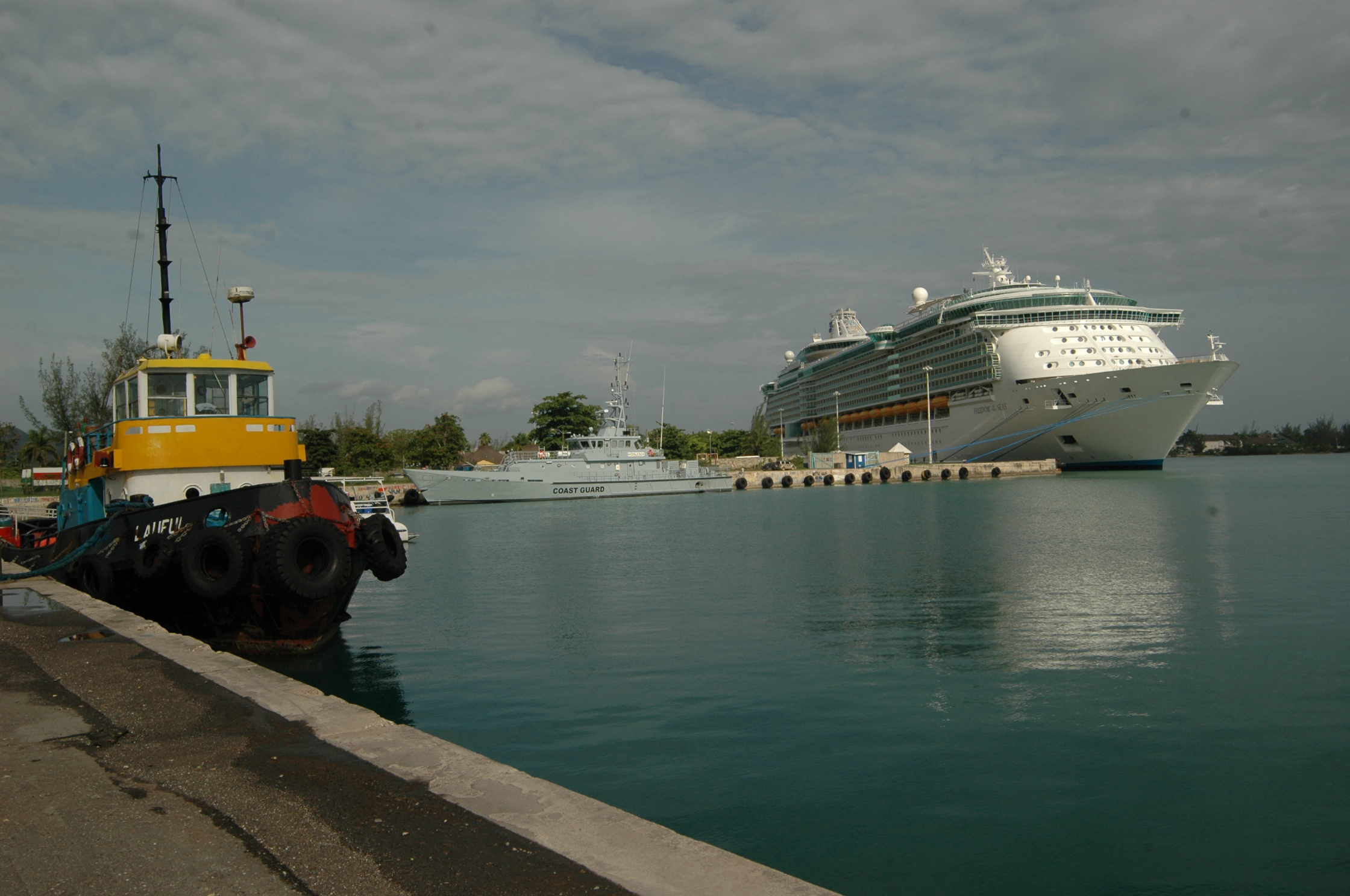 Freedom Of The Seas Photos - Negril Travel Guide, Negril Jamaica WI - http://www.negriltravelguide.com - info@negriltravelguide.com...!