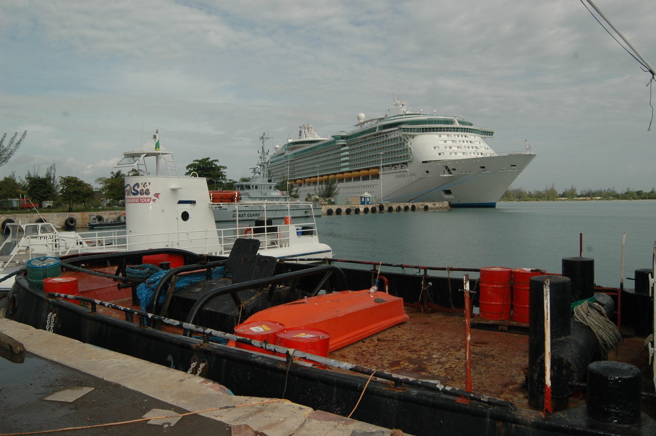 Freedom Of The Seas Photos - Negril Travel Guide, Negril Jamaica WI - http://www.negriltravelguide.com - info@negriltravelguide.com...!