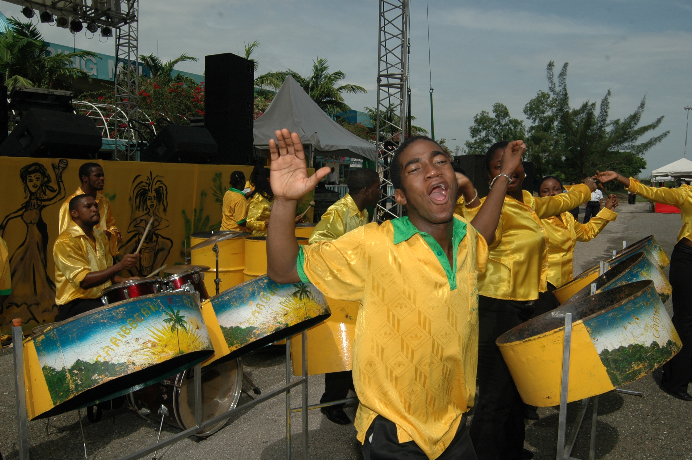 Freedom Of The Seas Photos - Negril Travel Guide, Negril Jamaica WI - http://www.negriltravelguide.com - info@negriltravelguide.com...!