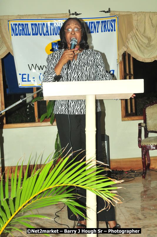 The Graduation Ceremony Of Police Officers - Negril Education Evironmaent Trust (NEET), Graduation Exercise For Level One Computer Training, Venue at Travellers Beach Resort, Norman Manley Boulevard, Negril, Westmoreland, Jamaica - Saturday, April 5, 2009 - Photographs by Net2Market.com - Barry J. Hough Sr, Photographer/Photojournalist - Negril Travel Guide, Negril Jamaica WI - http://www.negriltravelguide.com - info@negriltravelguide.com...!