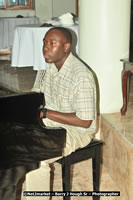 DSC_7756.jpg (78,764 bytes)