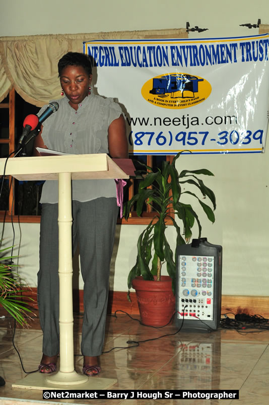 The Graduation Ceremony Of Police Officers - Negril Education Evironmaent Trust (NEET), Graduation Exercise For Level One Computer Training, Venue at Travellers Beach Resort, Norman Manley Boulevard, Negril, Westmoreland, Jamaica - Saturday, April 5, 2009 - Photographs by Net2Market.com - Barry J. Hough Sr, Photographer/Photojournalist - Negril Travel Guide, Negril Jamaica WI - http://www.negriltravelguide.com - info@negriltravelguide.com...!