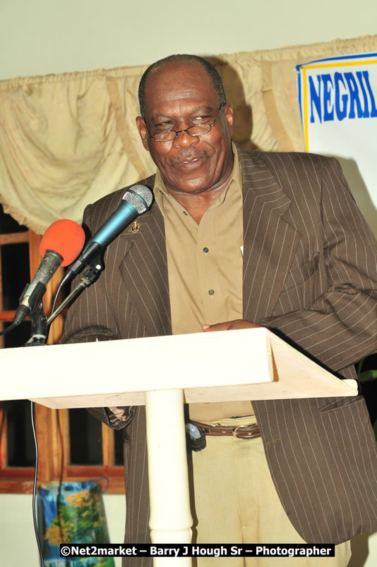 The Graduation Ceremony Of Police Officers - Negril Education Evironmaent Trust (NEET), Graduation Exercise For Level One Computer Training, Venue at Travellers Beach Resort, Norman Manley Boulevard, Negril, Westmoreland, Jamaica - Saturday, April 5, 2009 - Photographs by Net2Market.com - Barry J. Hough Sr, Photographer/Photojournalist - Negril Travel Guide, Negril Jamaica WI - http://www.negriltravelguide.com - info@negriltravelguide.com...!