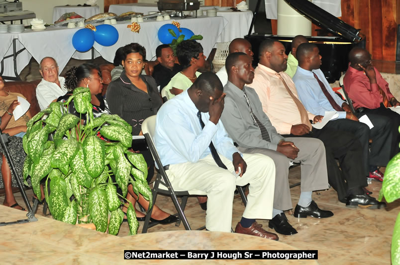 The Graduation Ceremony Of Police Officers - Negril Education Evironmaent Trust (NEET), Graduation Exercise For Level One Computer Training, Venue at Travellers Beach Resort, Norman Manley Boulevard, Negril, Westmoreland, Jamaica - Saturday, April 5, 2009 - Photographs by Net2Market.com - Barry J. Hough Sr, Photographer/Photojournalist - Negril Travel Guide, Negril Jamaica WI - http://www.negriltravelguide.com - info@negriltravelguide.com...!