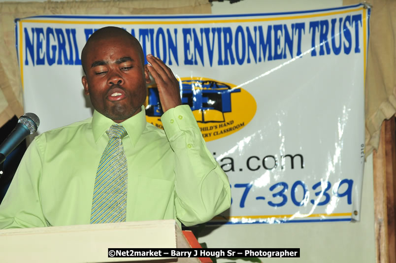 The Graduation Ceremony Of Police Officers - Negril Education Evironmaent Trust (NEET), Graduation Exercise For Level One Computer Training, Venue at Travellers Beach Resort, Norman Manley Boulevard, Negril, Westmoreland, Jamaica - Saturday, April 5, 2009 - Photographs by Net2Market.com - Barry J. Hough Sr, Photographer/Photojournalist - The Negril Travel Guide - Negril's and Jamaica's Number One Concert Photography Web Site with over 40,000 Jamaican Concert photographs Published -  Negril Travel Guide, Negril Jamaica WI - http://www.negriltravelguide.com - info@negriltravelguide.com...!