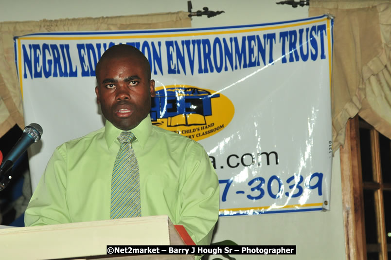 The Graduation Ceremony Of Police Officers - Negril Education Evironmaent Trust (NEET), Graduation Exercise For Level One Computer Training, Venue at Travellers Beach Resort, Norman Manley Boulevard, Negril, Westmoreland, Jamaica - Saturday, April 5, 2009 - Photographs by Net2Market.com - Barry J. Hough Sr, Photographer/Photojournalist - The Negril Travel Guide - Negril's and Jamaica's Number One Concert Photography Web Site with over 40,000 Jamaican Concert photographs Published -  Negril Travel Guide, Negril Jamaica WI - http://www.negriltravelguide.com - info@negriltravelguide.com...!