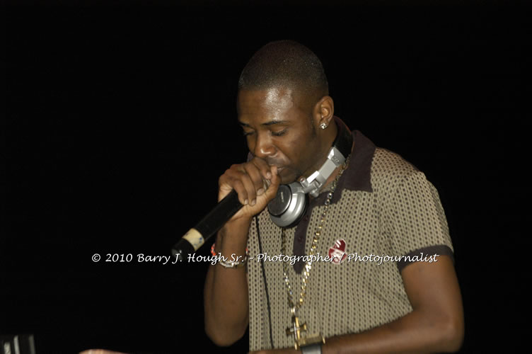 Toots and the Maytals - Grammy Award Winner @ Negril Fest - Presented by Money Cologne Promotions - Special Guest Star Jamaica Michael Jackson, Stama, Adeebe - Backed by Hurricane Band, MC Rev. BB on January 6, 2010 @ Roots Bamboo, Norman Manley Boulevard, Negril, Westmoreland, Jamaica W.I. - Photographs by Net2Market.com - Barry J. Hough Sr, Photographer/Photojournalist - The Negril Travel Guide - Negril's and Jamaica's Number One Concert Photography Web Site with over 40,000 Jamaican Concert photographs Published -  Negril Travel Guide, Negril Jamaica WI - http://www.negriltravelguide.com - info@negriltravelguide.com...!