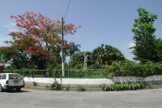 Negril Round-About Photographs - Celebrating 20 Years of Service to the Negril Community Photos - Negril Travel Guide, Negril Jamaica WI - http://www.negriltravelguide.com - info@negriltravelguide.com...!