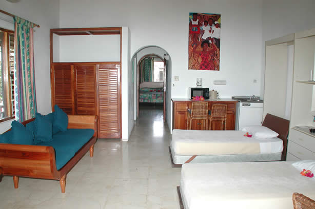 Negril's Tree House Resort Photos - Negril Travel Guide, Negril Jamaica WI - http://www.negriltravelguide.com - info@negriltravelguide.com...!