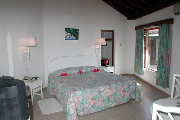 Negril's Tree House Resort Photos - Negril Travel Guide, Negril Jamaica WI - http://www.negriltravelguide.com - info@negriltravelguide.com...!