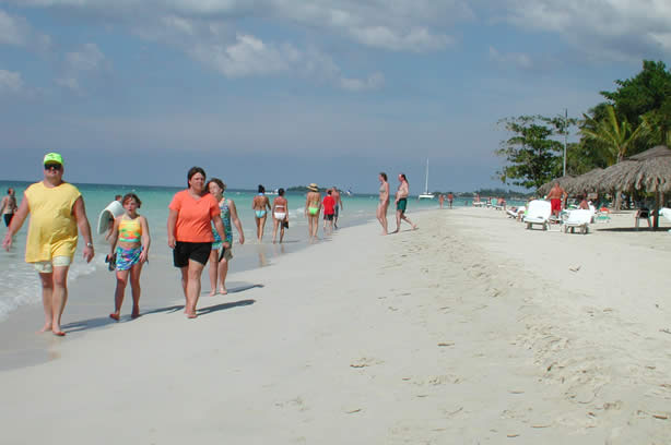 A Photo Walk along Negril's Famous Seven Mile Beach - Negril Travel Guide, Negril Jamaica WI - http://www.negriltravelguide.com - info@negriltravelguide.com...!