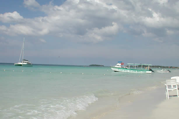 A Photo Walk along Negril's Famous Seven Mile Beach - Negril Travel Guide, Negril Jamaica WI - http://www.negriltravelguide.com - info@negriltravelguide.com...!