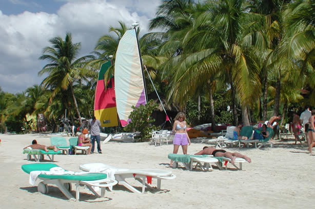 A Photo Walk along Negril's Famous Seven Mile Beach - Negril Travel Guide, Negril Jamaica WI - http://www.negriltravelguide.com - info@negriltravelguide.com...!