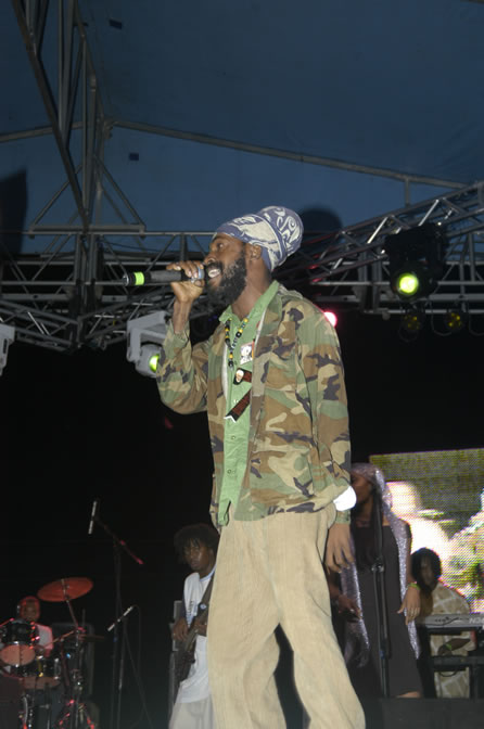 Performers/Artist in (?????) @  Rebel Salute 2005 - Saturday, January 15 2005 - Venue:Port Kaiser Sports Club, St. Elizabeth - Negril Travel Guide, Negril Jamaica WI - http://www.negriltravelguide.com - info@negriltravelguide.com...!