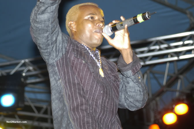 Terry Linen @  Rebel Salute 2005 - Saturday, January 15 2005 - Venue:Port Kaiser Sports Club, St. Elizabeth - Negril Travel Guide, Negril Jamaica WI - http://www.negriltravelguide.com - info@negriltravelguide.com...!