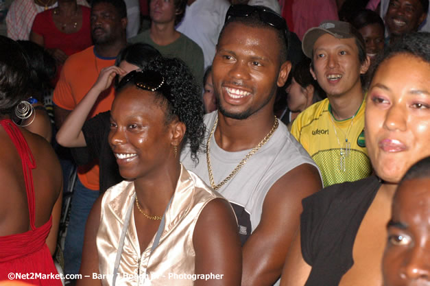 Audience - Red Stripe Reggae Sumfest 2007 - Zenith - Saturday, July 21, 2007 - Catherine Hall, Montego Bay, St James, Jamaica W.I. - Negril Travel Guide, Negril Jamaica WI - http://www.negriltravelguide.com - info@negriltravelguide.com...!