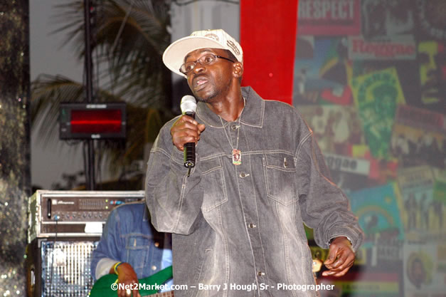 Tiger - Red Stripe Reggae Sumfest 2007 - Zenith - Saturday, July 21, 2007 - Catherine Hall, Montego Bay, St James, Jamaica W.I. - Negril Travel Guide, Negril Jamaica WI - http://www.negriltravelguide.com - info@negriltravelguide.com...!