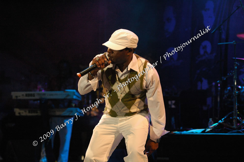 Mackie Conscious  @ Reggae Sumfest 2009 - International Night 2 - Reggae Sumfest 2009,Catherine Hall, Montego Bay, St. James, Jamaica W.I. - Saturaday, July 25, 2009 - Reggae Sumfest 2009, July 19 - 25, 2009 - Photographs by Net2Market.com - Barry J. Hough Sr. Photojournalist/Photograper - Photographs taken with a Nikon D70, D100, or D300 - Negril Travel Guide, Negril Jamaica WI - http://www.negriltravelguide.com - info@negriltravelguide.com...!
