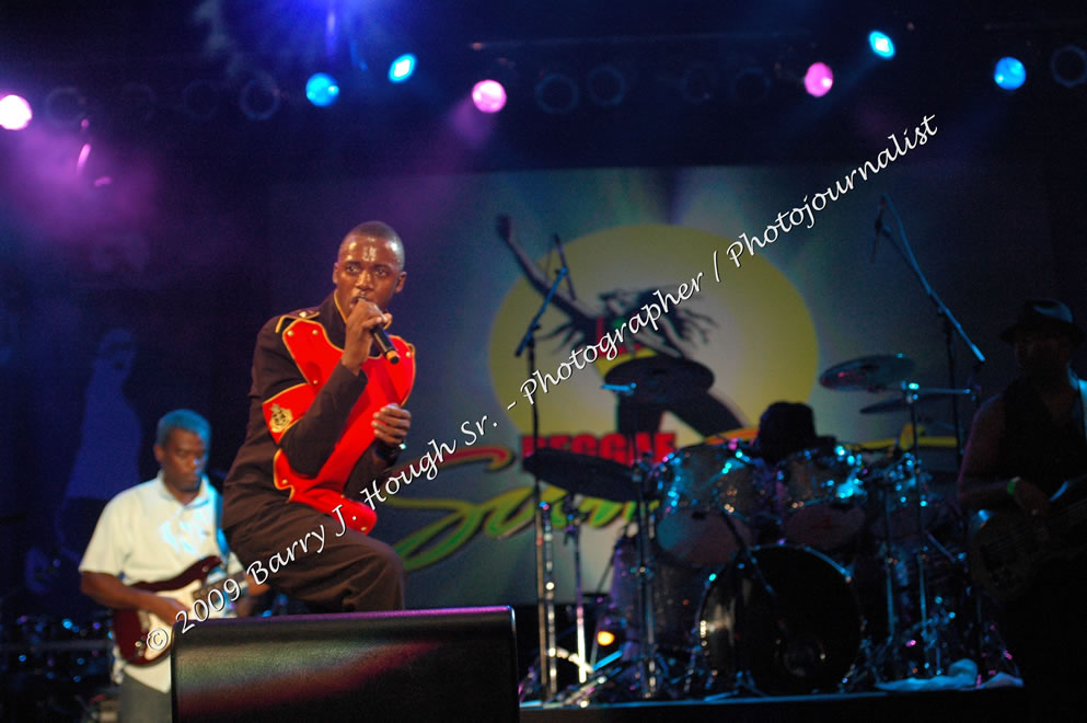 Romain Virgo  @ Reggae Sumfest 2009 - International Night 2 - Reggae Sumfest 2009,Catherine Hall, Montego Bay, St. James, Jamaica W.I. - Saturaday, July 25, 2009 - Reggae Sumfest 2009, July 19 - 25, 2009 - Photographs by Net2Market.com - Barry J. Hough Sr. Photojournalist/Photograper - Photographs taken with a Nikon D70, D100, or D300 - Negril Travel Guide, Negril Jamaica WI - http://www.negriltravelguide.com - info@negriltravelguide.com...!