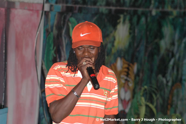 Munga & Wayne Marshall - Live in Concert @ The Jungle, Presented by The Jungle, Kraft-E, and Heineken - Friday, April 27, 2007 - The Jungle, Norman Manley Boulevard, Negril, Westmoreland, Jamaica W.I. - Negril Travel Guide, Negril Jamaica WI - http://www.negriltravelguide.com - info@negriltravelguide.com...!