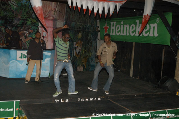 Munga & Wayne Marshall - Live in Concert @ The Jungle, Presented by The Jungle, Kraft-E, and Heineken - Friday, April 27, 2007 - The Jungle, Norman Manley Boulevard, Negril, Westmoreland, Jamaica W.I. - Negril Travel Guide, Negril Jamaica WI - http://www.negriltravelguide.com - info@negriltravelguide.com...!