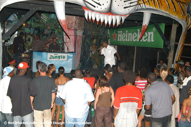 Munga & Wayne Marshall - Live in Concert @ The Jungle, Presented by The Jungle, Kraft-E, and Heineken - Friday, April 27, 2007 - The Jungle, Norman Manley Boulevard, Negril, Westmoreland, Jamaica W.I. - Negril Travel Guide, Negril Jamaica WI - http://www.negriltravelguide.com - info@negriltravelguide.com...!