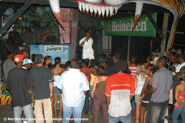 Munga & Wayne Marshall - Live in Concert @ The Jungle, Presented by The Jungle, Kraft-E, and Heineken - Friday, April 27, 2007 - The Jungle, Norman Manley Boulevard, Negril, Westmoreland, Jamaica W.I. - Negril Travel Guide, Negril Jamaica WI - http://www.negriltravelguide.com - info@negriltravelguide.com...!